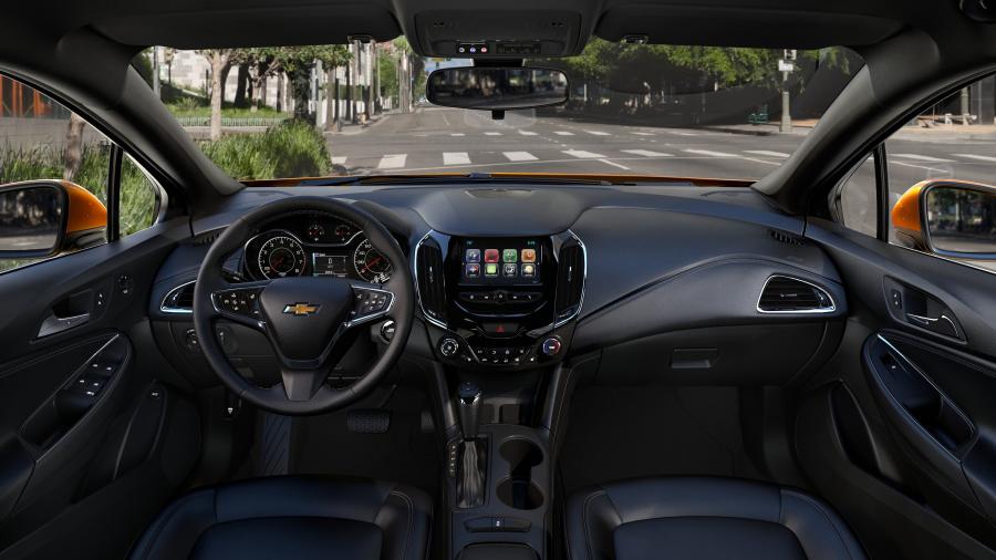 Торпедо Chevrolet Cruze Premier RS Hatchback 2016 года  (NA) (фото 4 из 16)